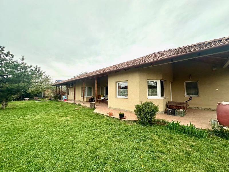 Eladó családi ház, Diósd