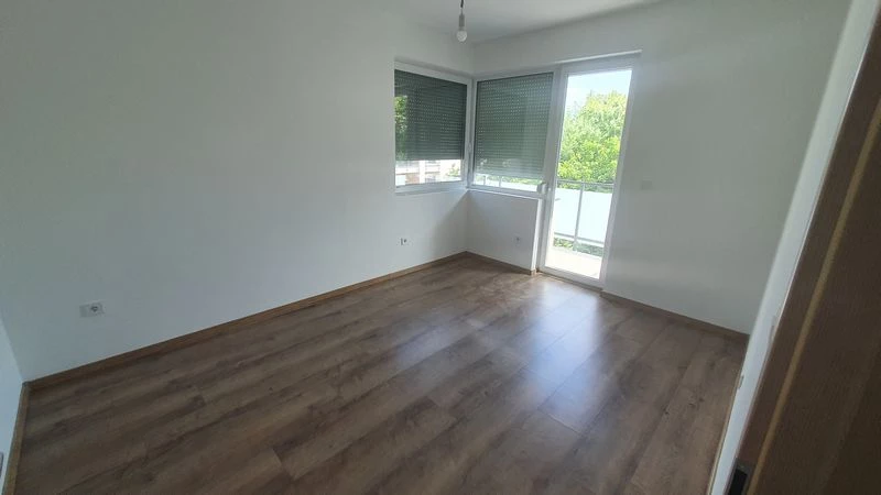 For sale brick flat, Érd