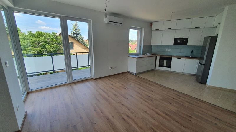 For sale brick flat, Érd