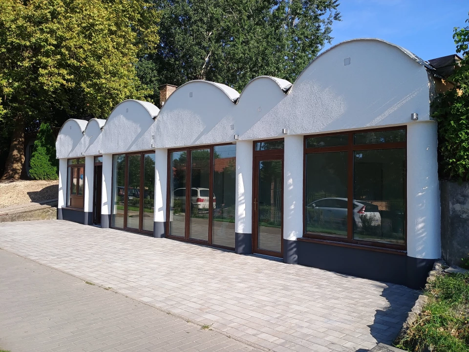 Kiadó üzlet, Mende