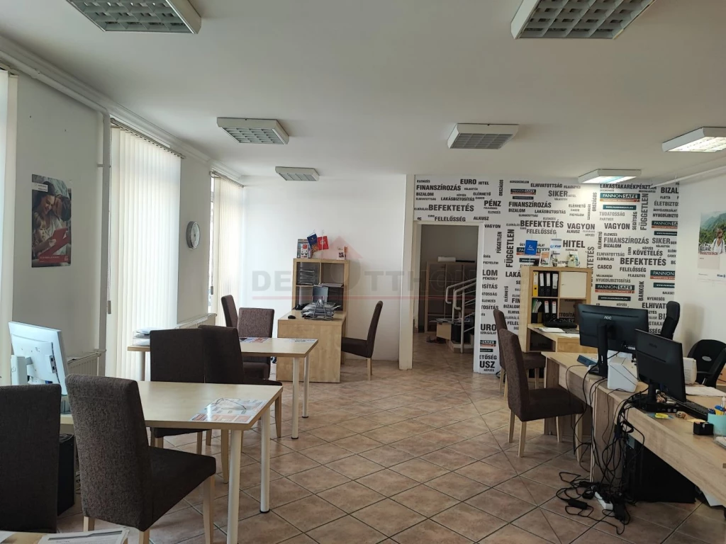 For rent store, Debrecen