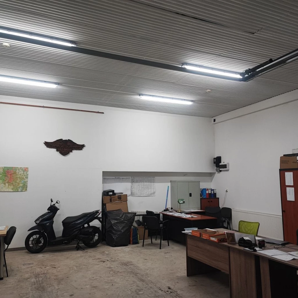 Debrecenben a Mikepércsi úton 236 nm-es üzlet/telephely KIADÓ!