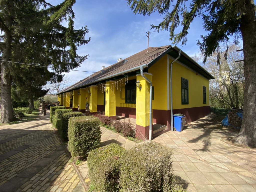 c3-1-name c2-1-name, Galgamácsa, Galgamácsa, Iskola utca