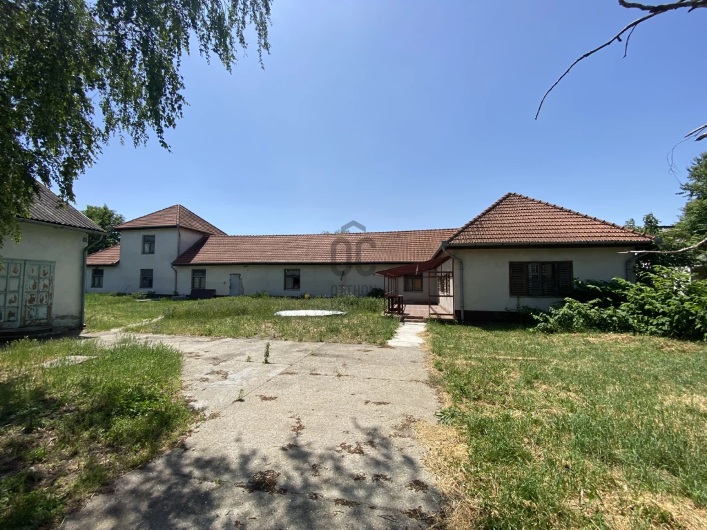 Eladó egyéb kereskedelmi-ipari, Cegléd, Cegléd