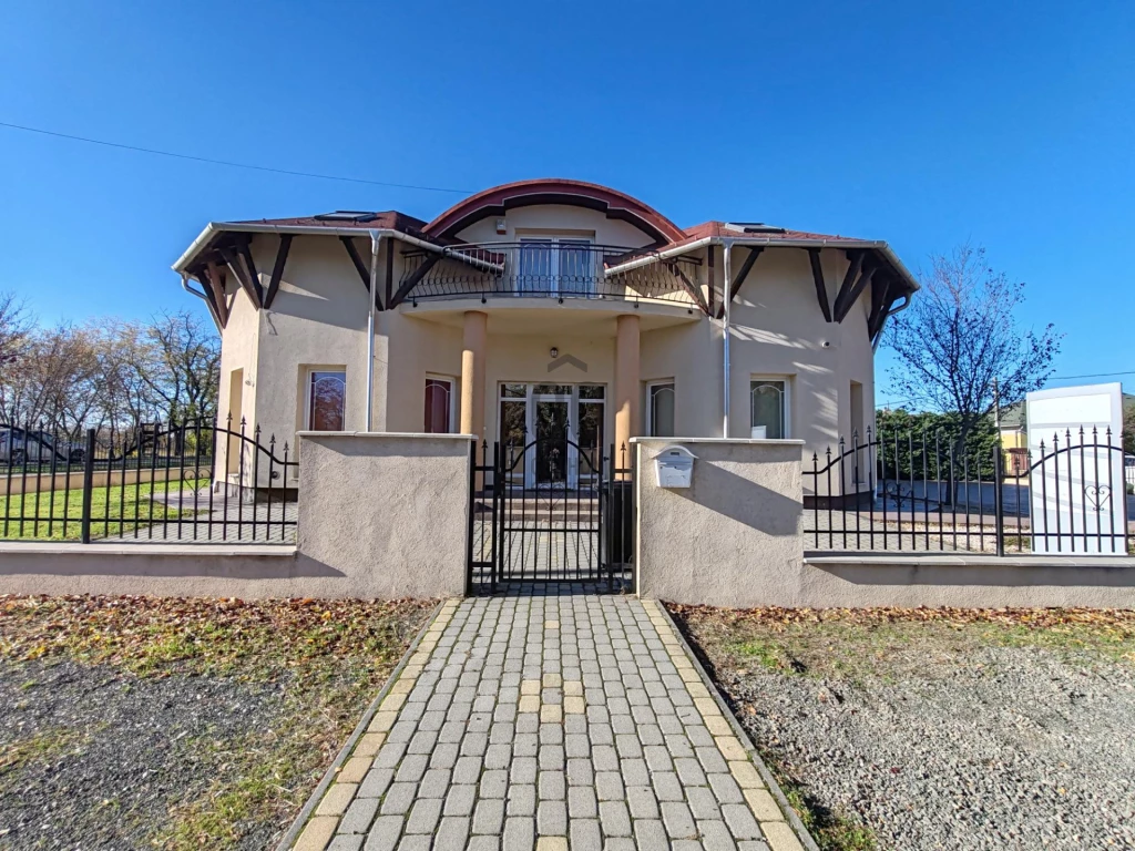 Eladó egyéb kereskedelmi-ipari, Nagytarcsa, Füzesliget lakópark