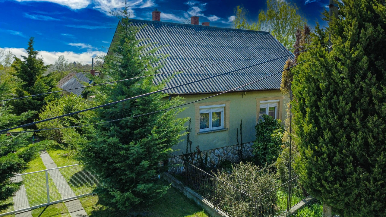 For sale house, Kóny