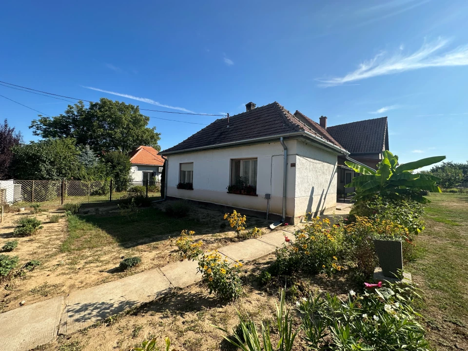 Eladó családi ház, Balatonberény