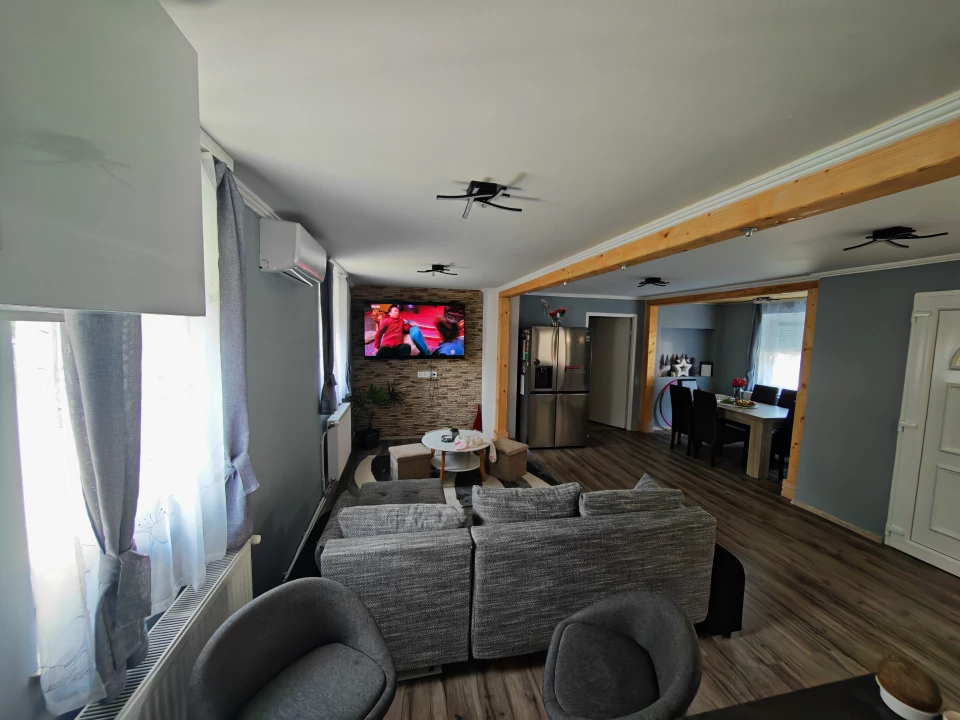 Eladó családi ház, Csombárd