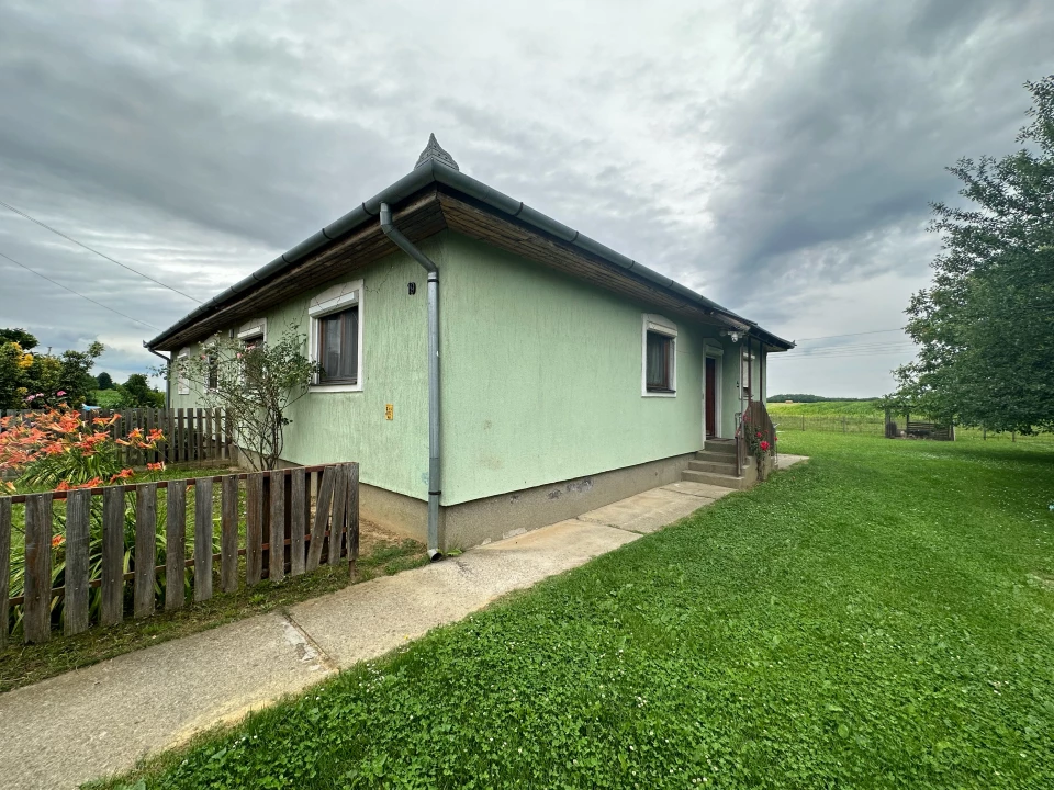 Eladó családi ház, Csurgó