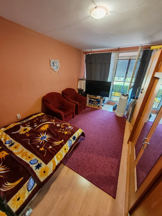 Eladó panellakás, Marcali