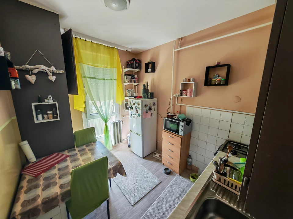 Eladó panellakás, Marcali