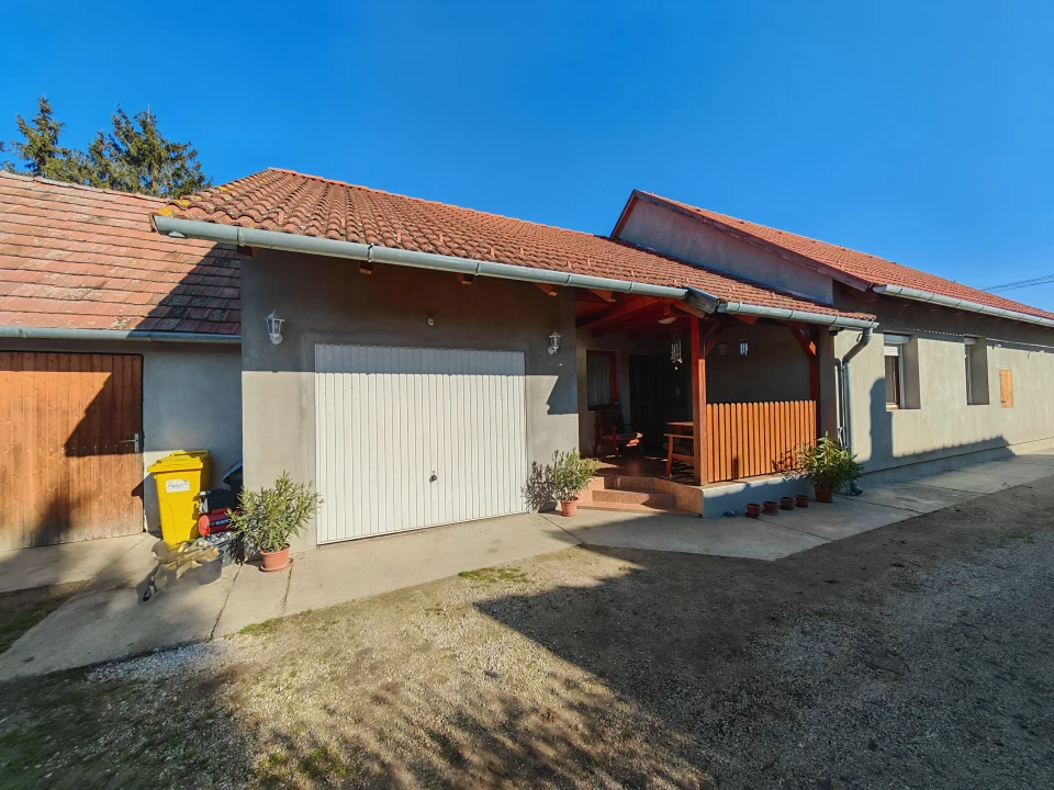 Eladó családi ház, Mesztegnyő