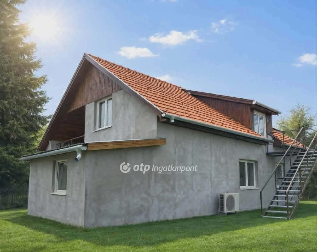 Eladó családi ház, Majosháza, Központhoz közel