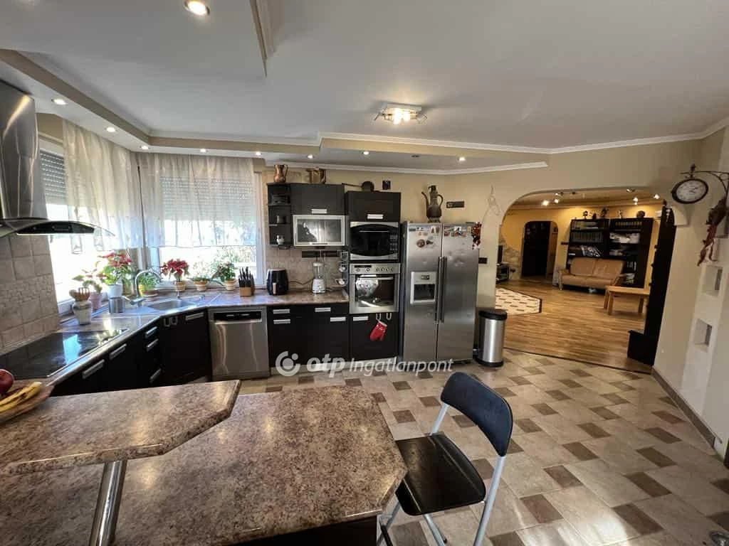 Eladó családi ház, Halásztelek, Dunához közeli