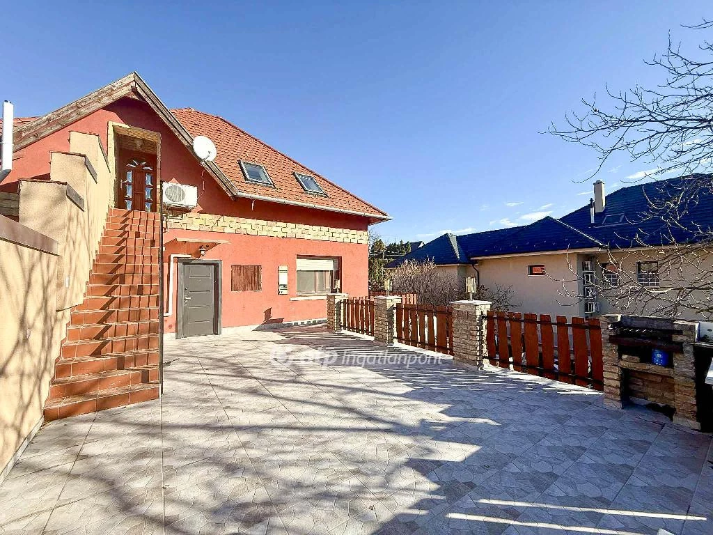 Eladó családi ház, Gödöllő, Kastélykert közelében