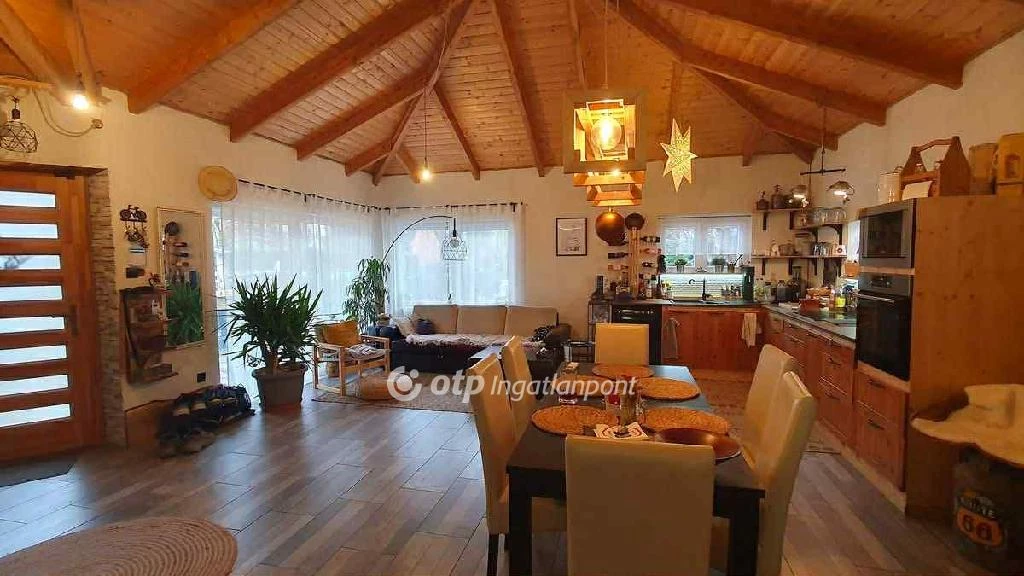 Eladó üdülő, nyaraló, Kiskunlacháza, Dunapart