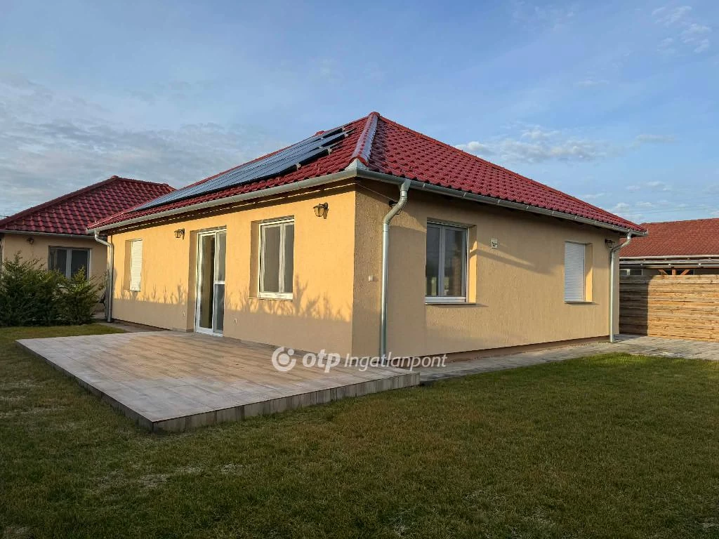 Eladó ikerház, Halásztelek, Ujtelep