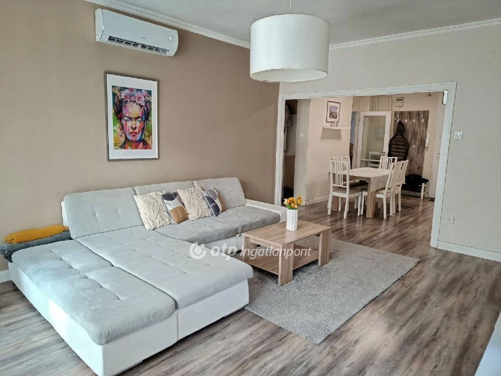 Eladó téglalakás, Szigetszentmiklós, Központi