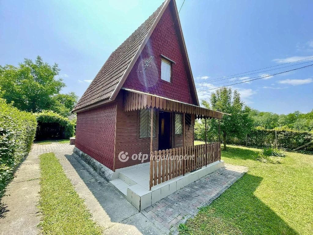 Eladó üdülő, nyaraló, Ráckeve, Somlyósziget