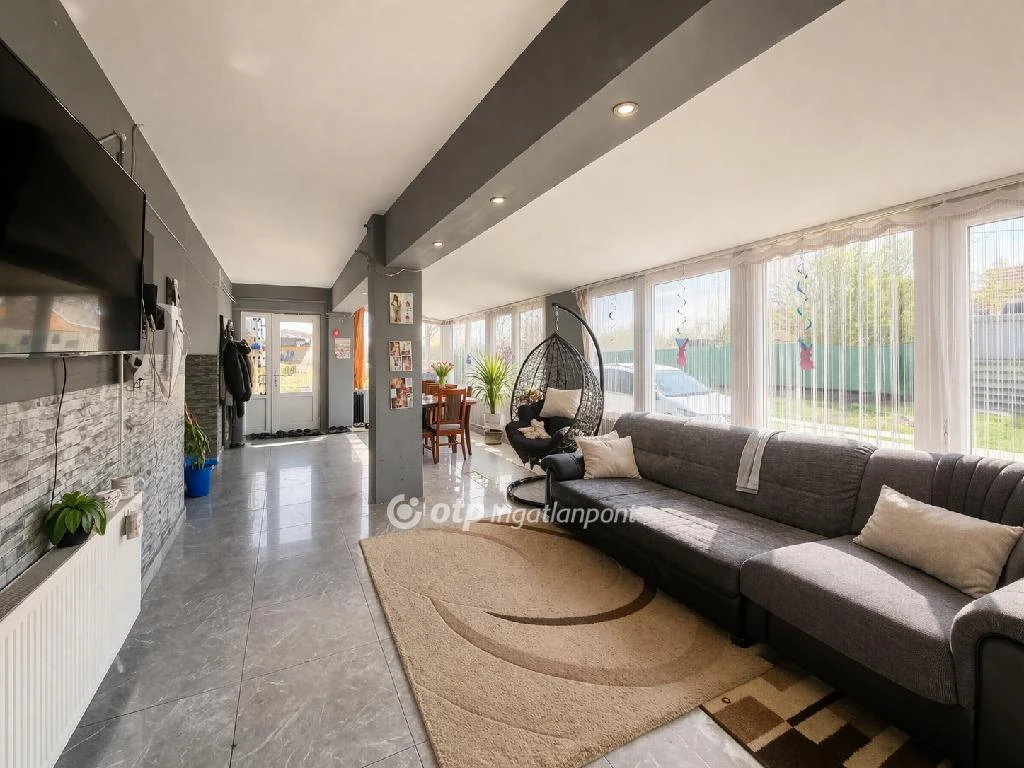 c3-1-name c2-1-name, Kunszentmiklós, Temető környék