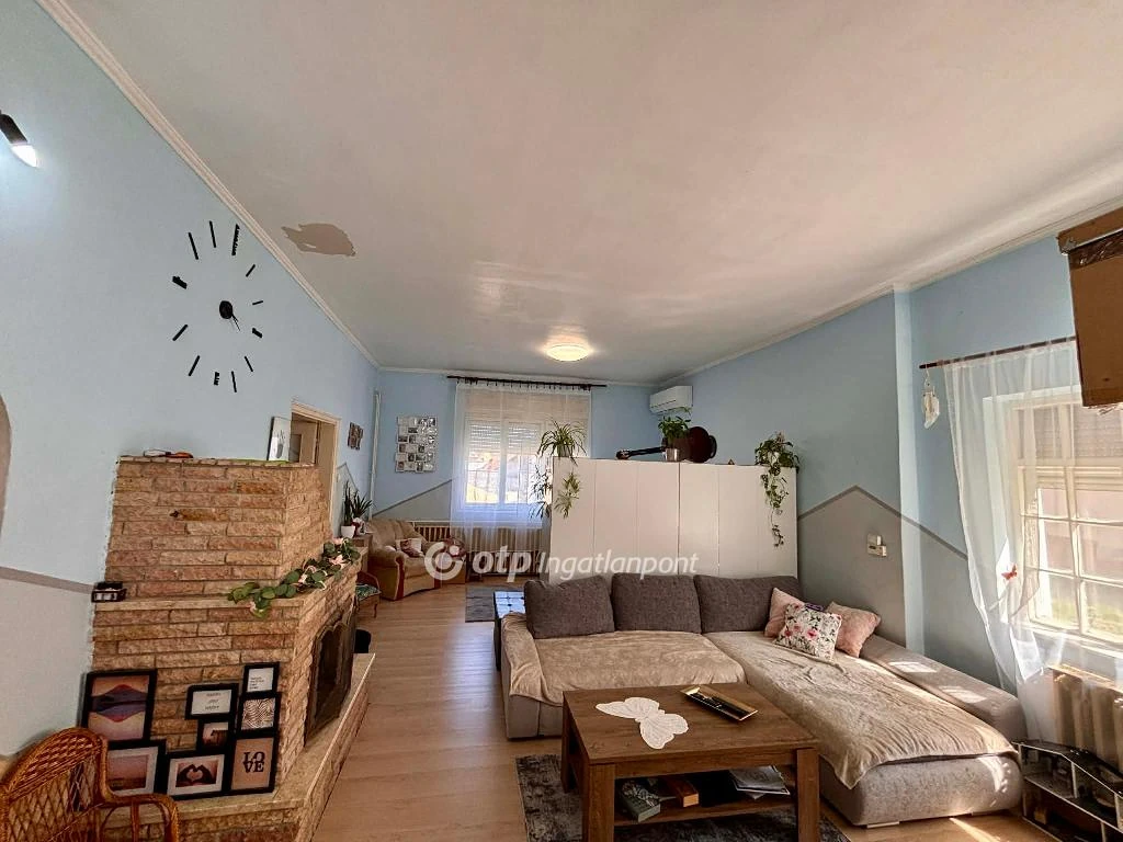 Eladó családi ház, Kiskunlacháza, Pereg