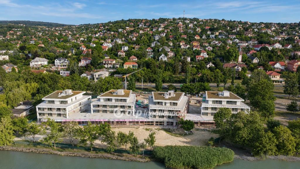 Eladó téglalakás, Balatonalmádi, Üdülőövezet