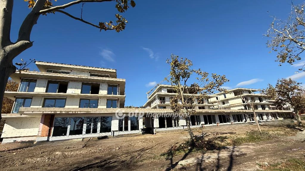 c3-1-name c2-19-name, Balatonalmádi, Üdülőövezet