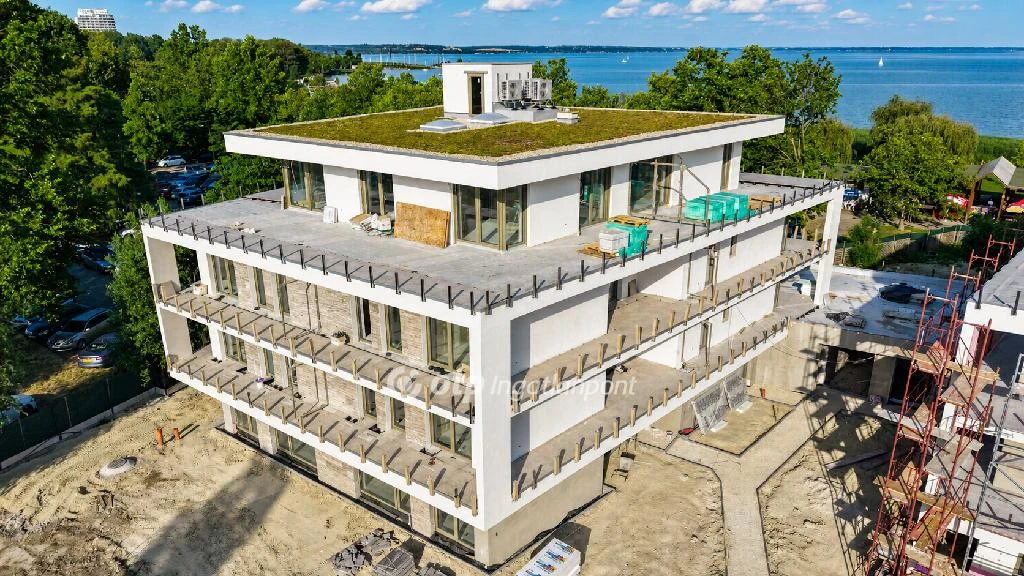 Eladó téglalakás, Balatonalmádi, Üdülőövezet