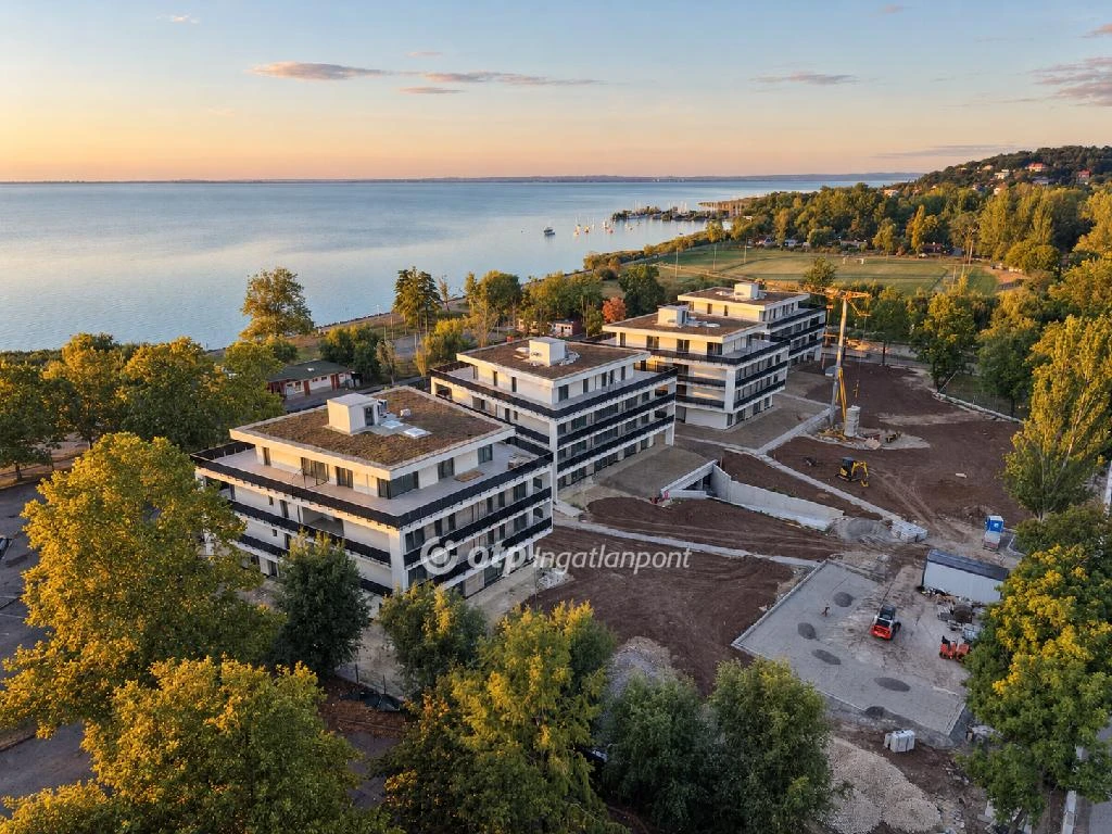 c3-1-name c2-19-name, Balatonalmádi, Üdülőövezet