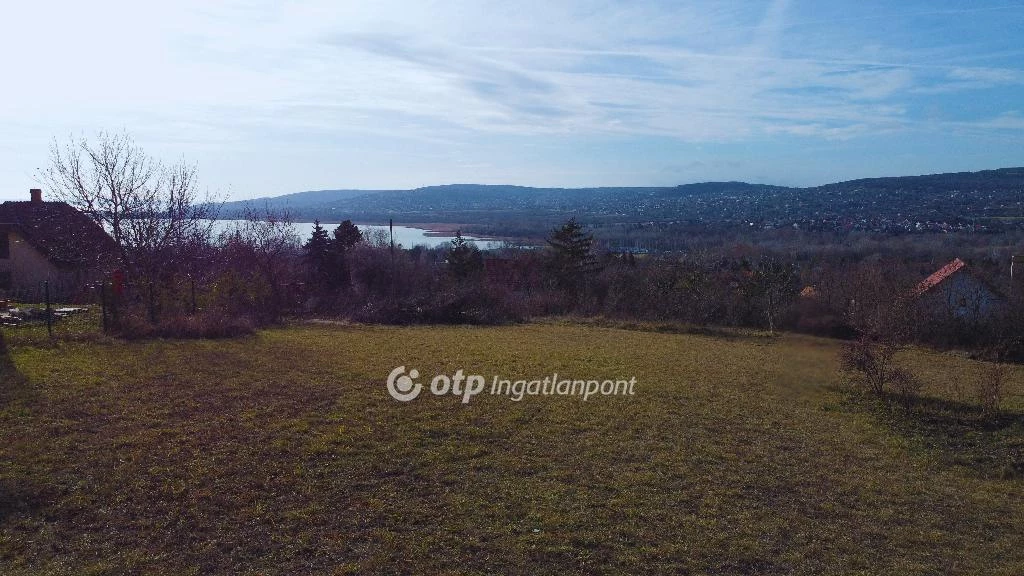 Eladó építési telek, Balatonfűzfő, Mámatető