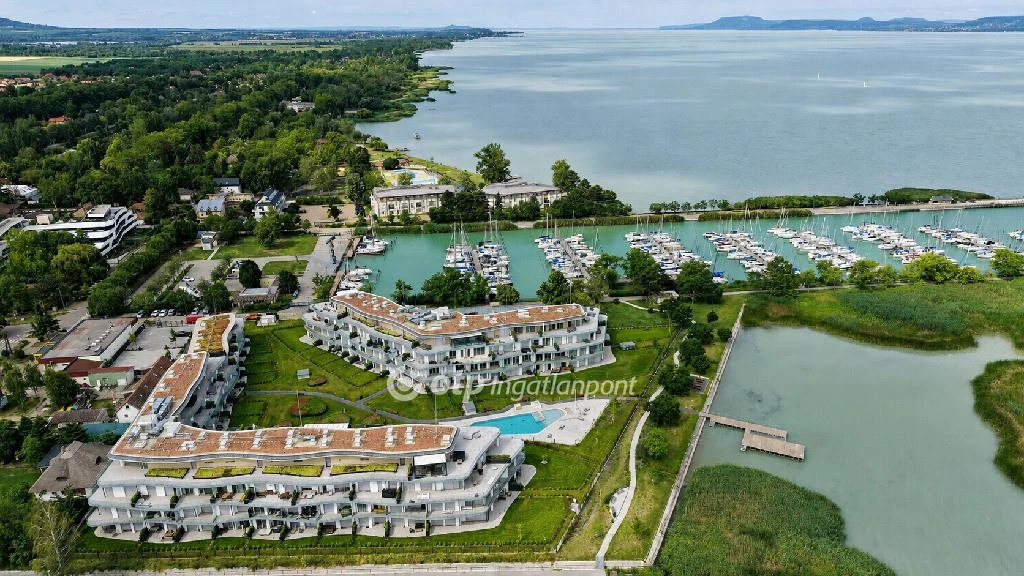 Eladó panellakás, Balatonszemes, Kikötő