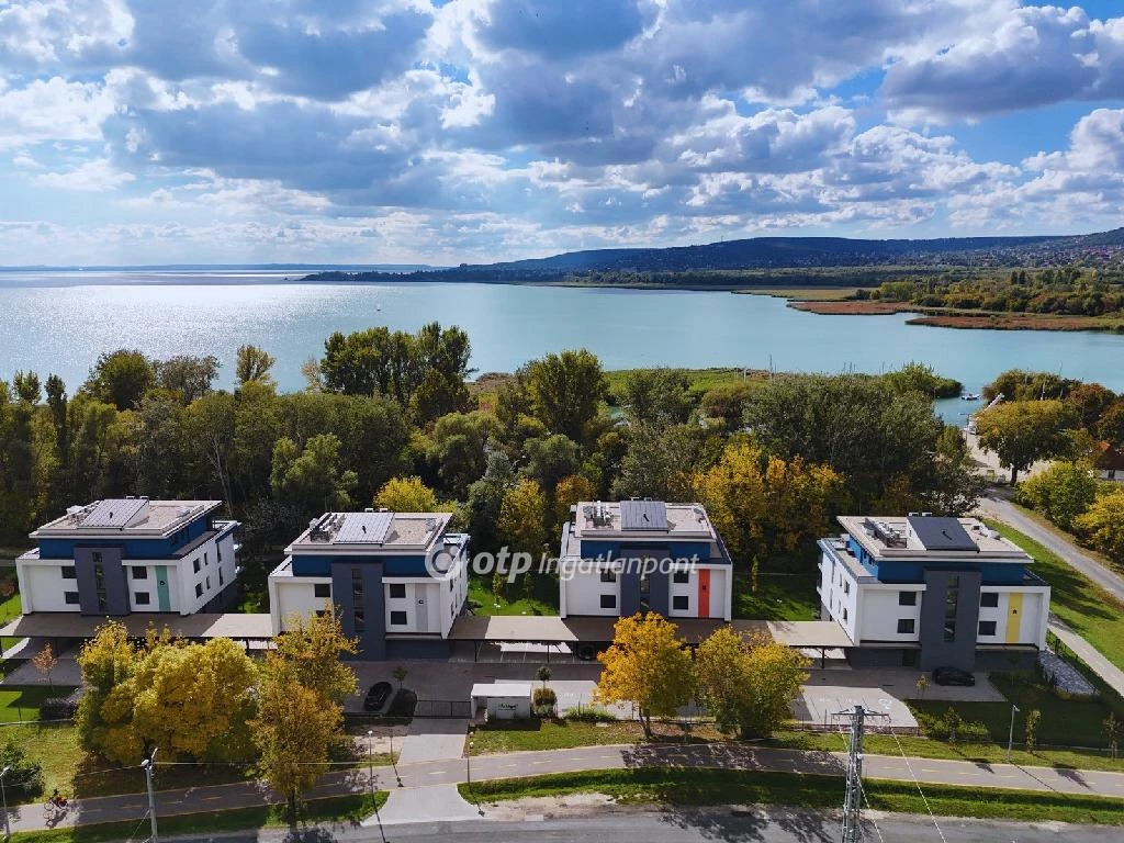 For sale brick flat, Balatonfűzfő, Vízpart