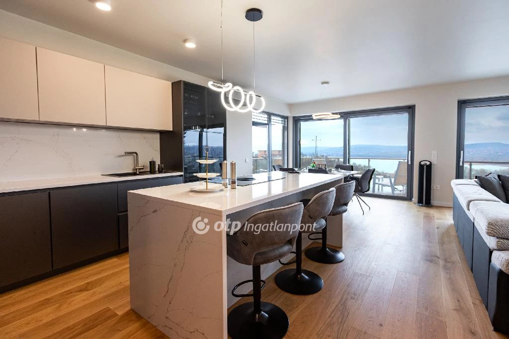 For sale brick flat, Balatonfűzfő, Mámatető