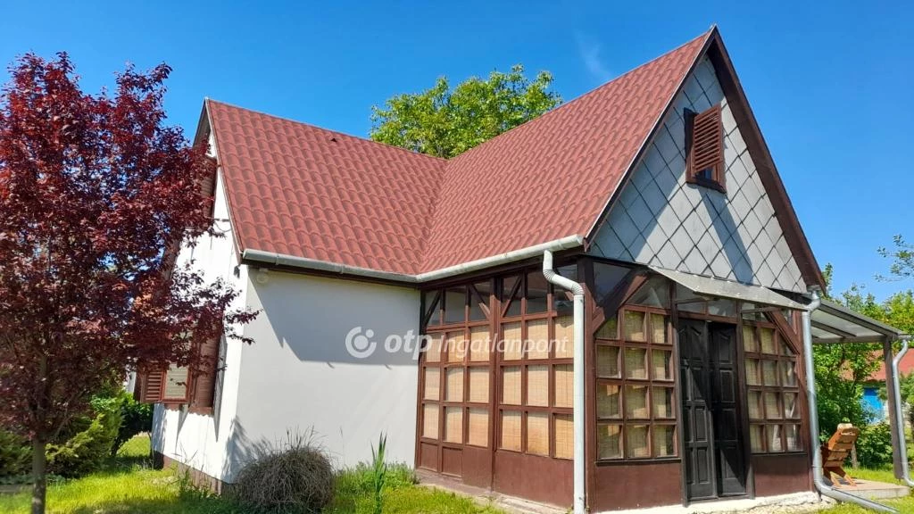 Eladó üdülő, nyaraló, Balatonfőkajár, belterület