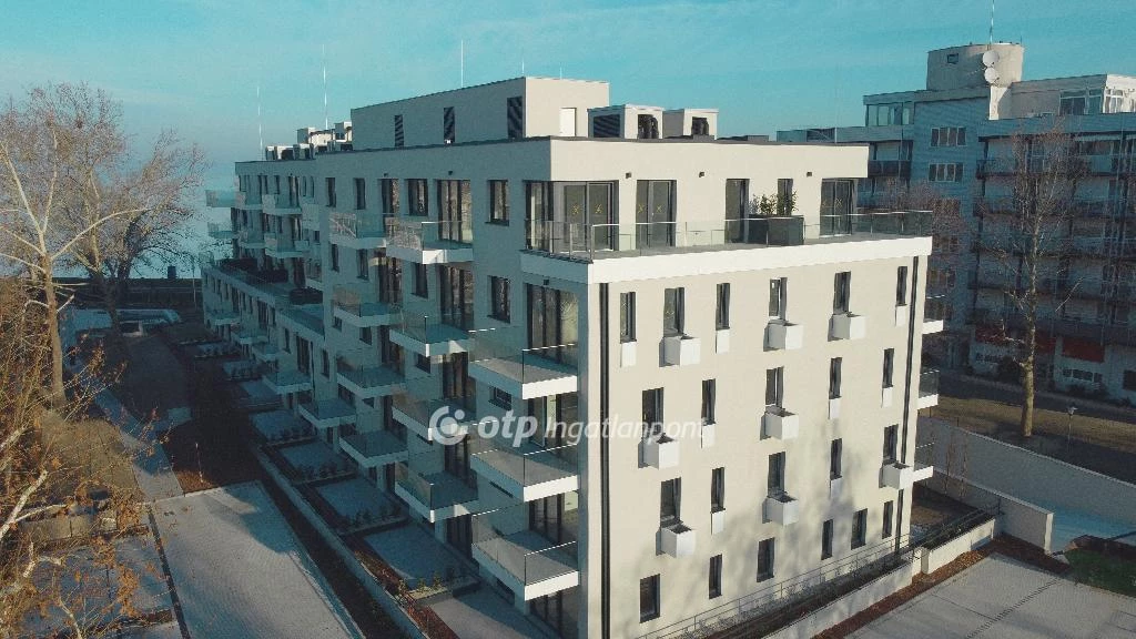 c3-1-name c2-19-name, Siófok, Ezüstpart