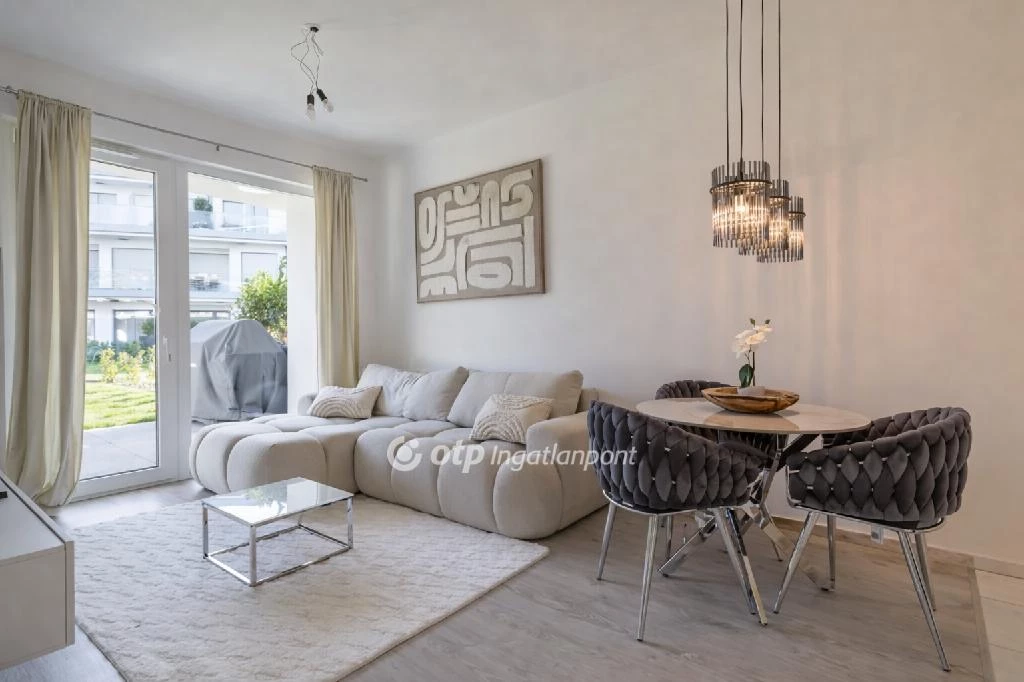 Eladó panellakás, Balatonszemes, Kikötő