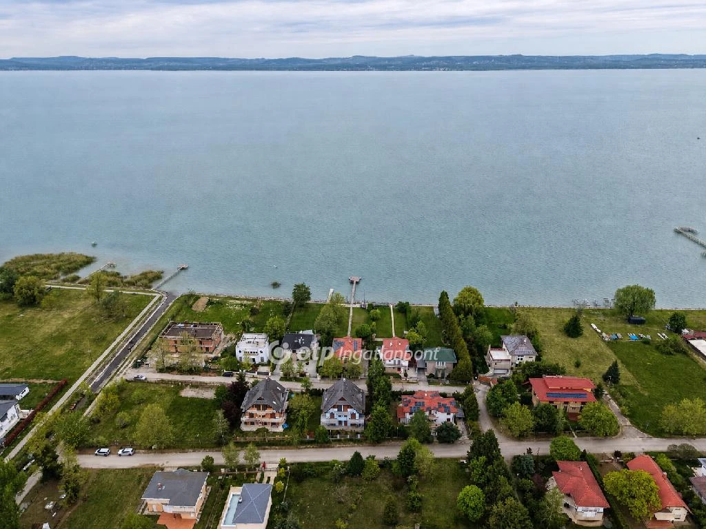 c3-1-name c2-50-name, Balatonőszöd, Hullám lakópark