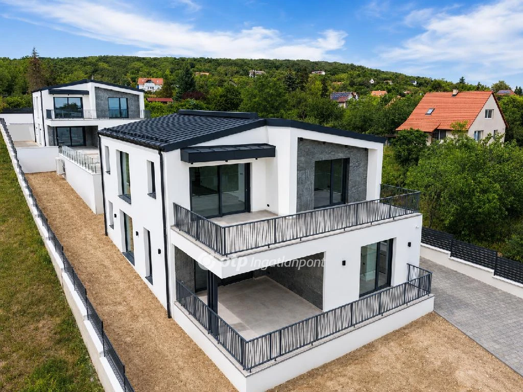 c3-1-name c2-19-name, Balatonalmádi, Vörösberény