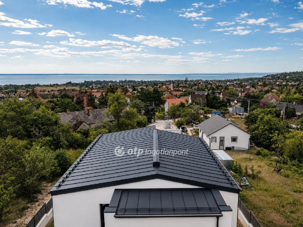 c3-1-name c2-19-name, Balatonalmádi, Vörösberény