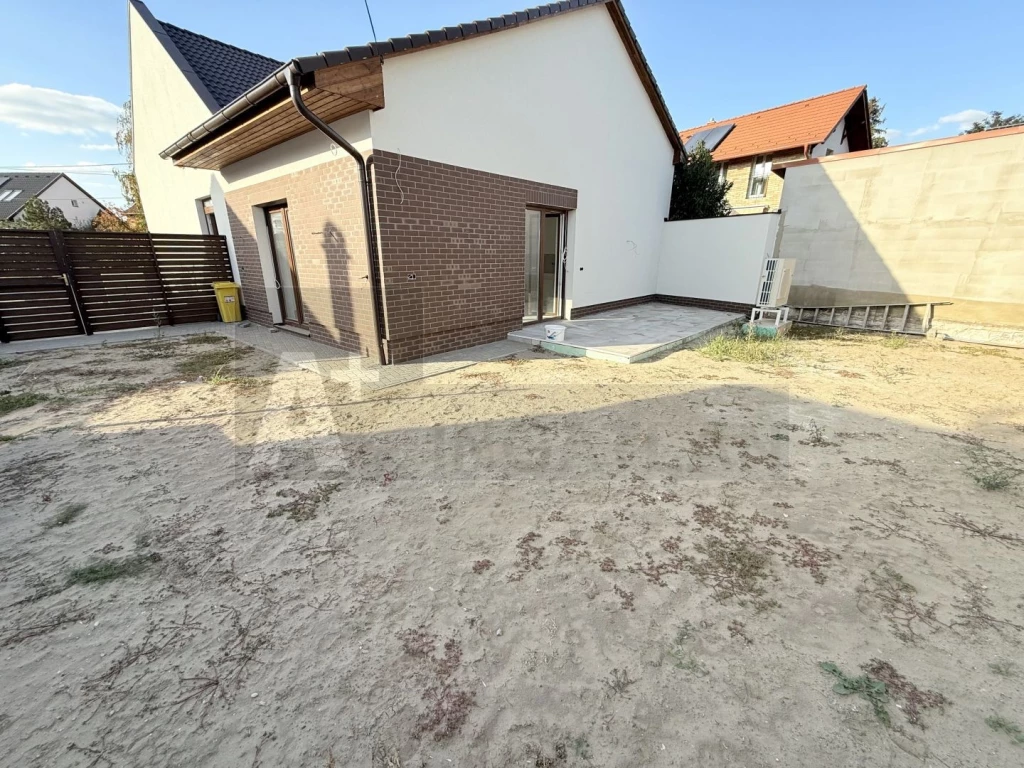 Szeged Zágráb utcában , földszintes családi ház eladó!