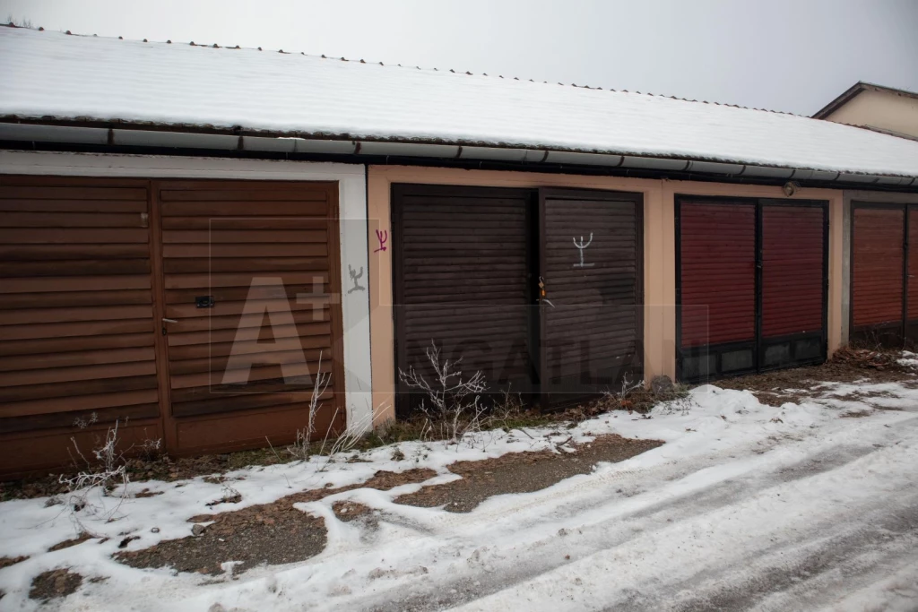 For rent detached garage, Szeged, Újszeged