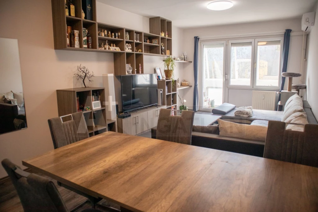 For sale panel flat, Szeged, Makkosház