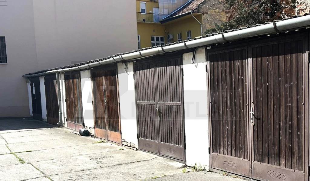 For sale detached garage, Szeged, Szeged Belváros