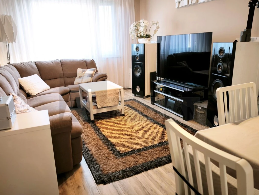 4 szobás, igényesen felújított lakás, Szeged-Rókus kedvelt részén