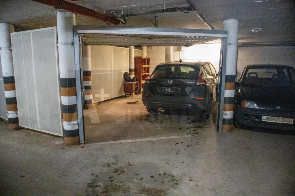 Kiadó garázs Felsővároson!