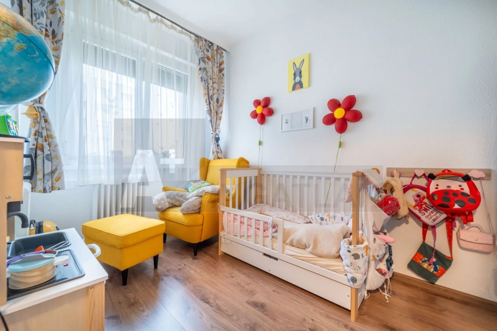 Felújított, három szobás lakás!