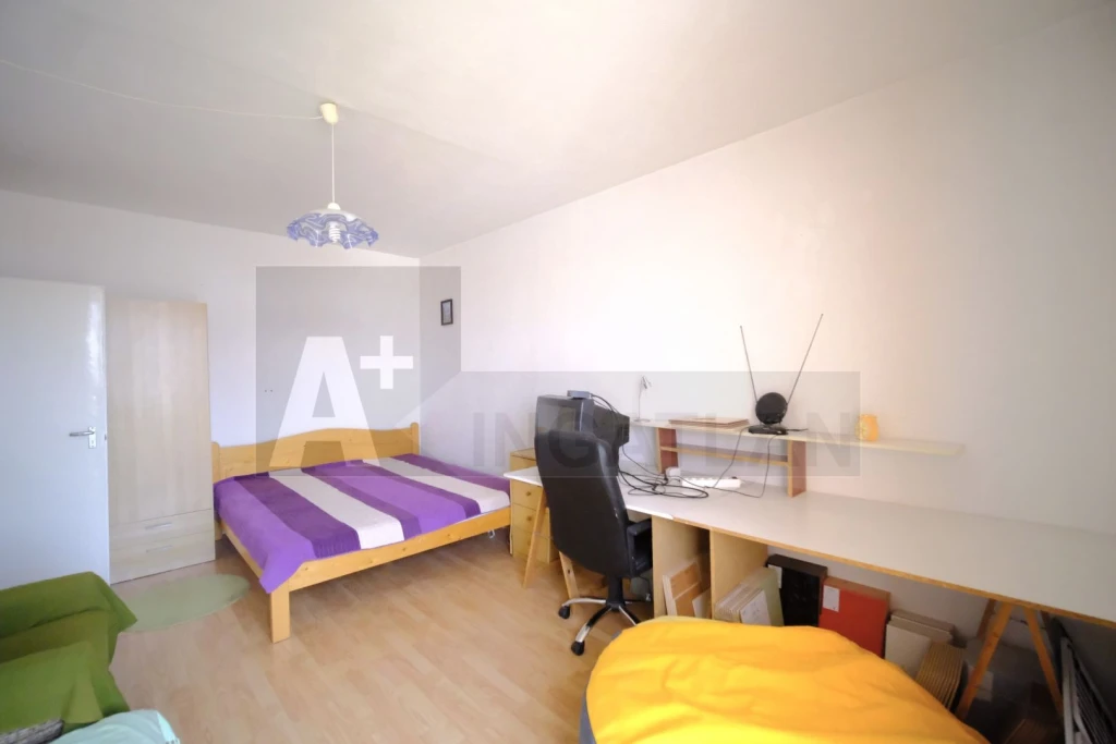 c3-1-name c2-20-name, Pécs, Uránváros