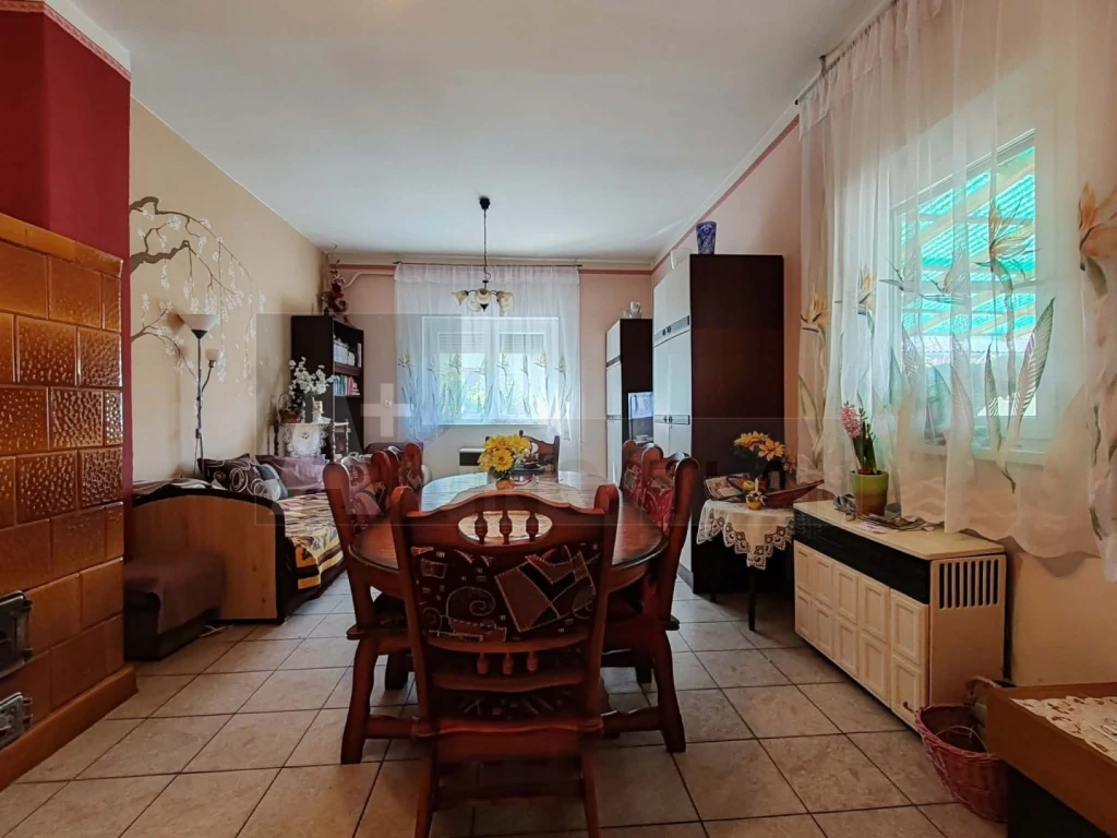 Zsombói 91 m2-es ház a központban eladó