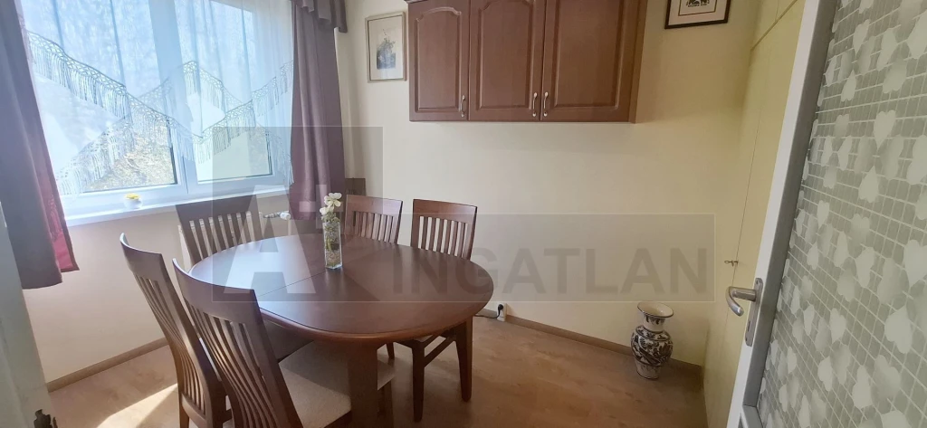 Eladó 63 m2 panel lakás, Szeged