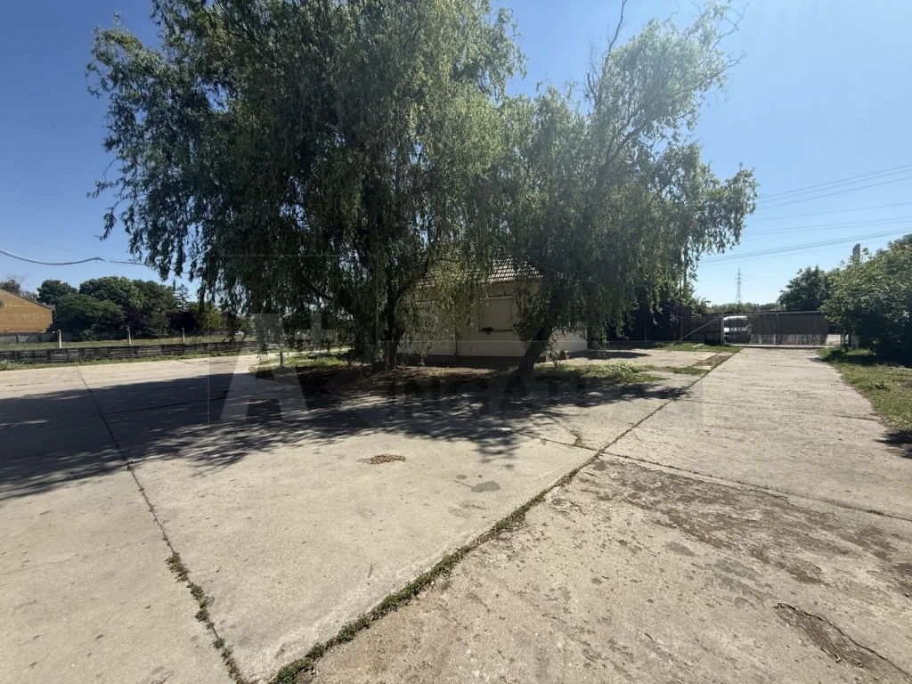 Szeged Béketelepen , ipari övezetben telephely eladó !